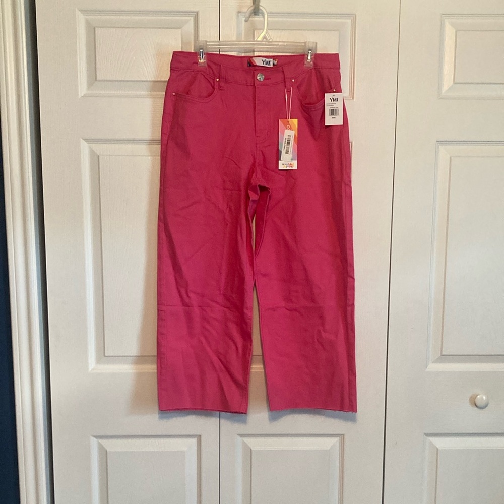 YMI Wide Leg Crop Pink Jeans Size L NWT